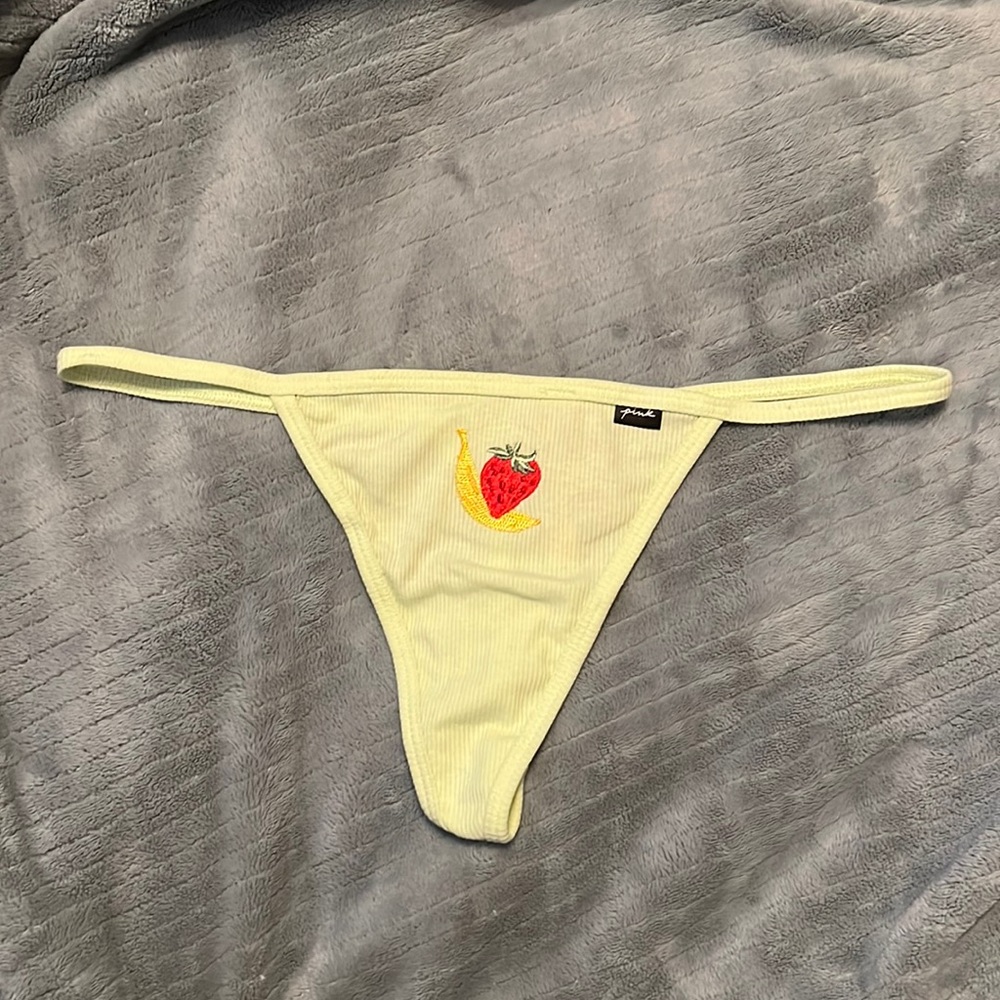 VS PINK V-String XL